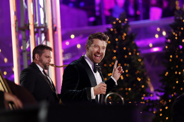 CHRISTMAS IN ROCKEFELLER CENTER -- Pictured: Brett Eldredge performs during the 2017  Photo