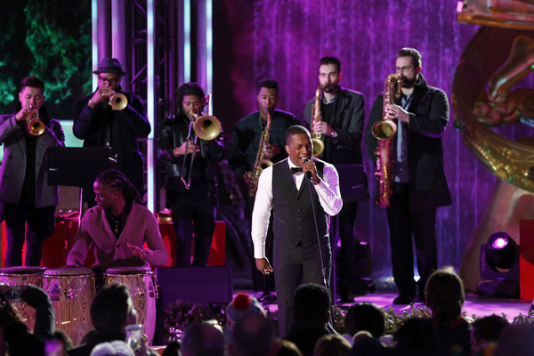 CHRISTMAS IN ROCKEFELLER CENTER -- Pictured: Leslie Odom Jr. performs during the 2017 Photo