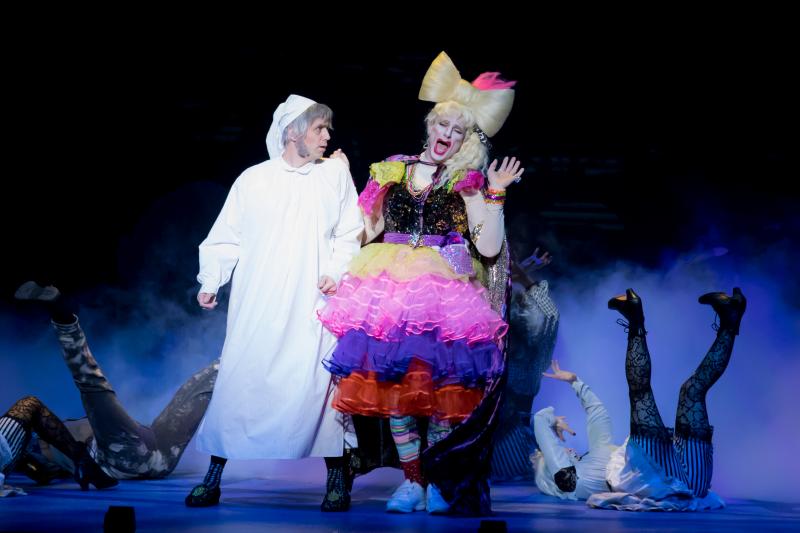 Review: Ross Petty's A CHRISTMAS CAROL Panto is Undeniably Fun Image