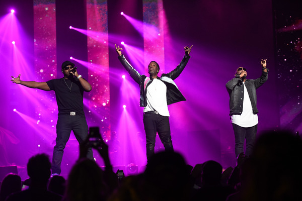 Photo Flash: Star-Studded Vegas Strong Benefit Concert Unites Las Vegas Image