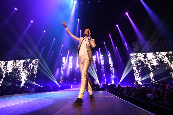 Photo Flash: Star-Studded Vegas Strong Benefit Concert Unites Las Vegas Image