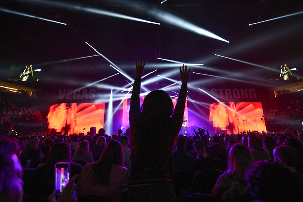 Photo Flash: Star-Studded Vegas Strong Benefit Concert Unites Las Vegas Image