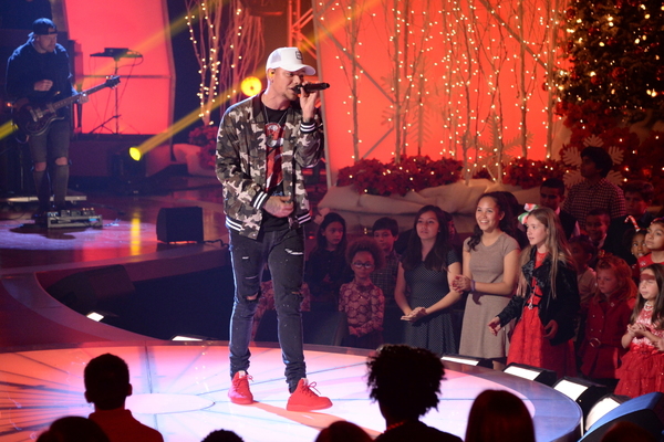 Photo Flash: First Look - Josh Groban Headlines CBS's HOME FOR THE HOLIDAYS Image