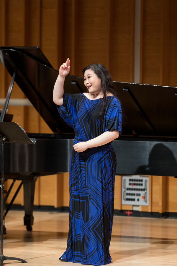 Photo Flash: PREFORMANCES WITH ALISON CHARNEY at Merkin Concert Hall Image
