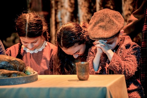 Photo Flash: First Look at Titan Theatre Company's A CHRISTMAS CAROL Image