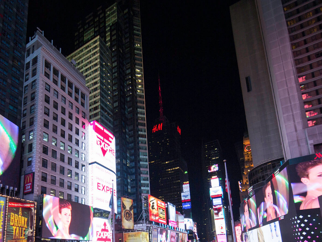 Ringing in 2018: A Guide to New Year's Eve Television Coverage! Image