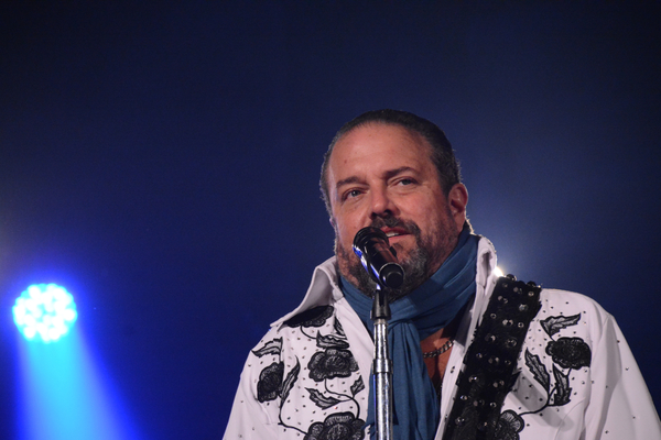 Photo Coverage: THE MAVERICKS Play The Music Hall at Tarrytown Image