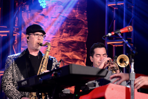 Photo Coverage: THE MAVERICKS Play The Music Hall at Tarrytown Image
