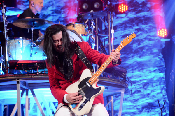 Photo Coverage: THE MAVERICKS Play The Music Hall at Tarrytown Image