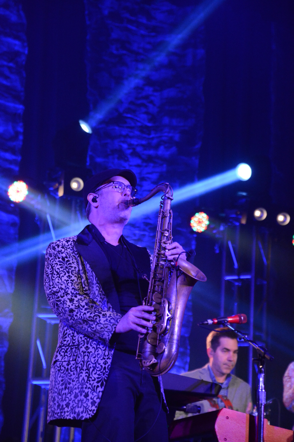 Photo Coverage: THE MAVERICKS Play The Music Hall at Tarrytown Image