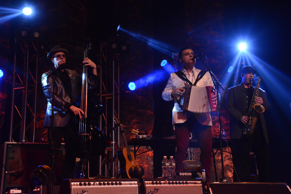 Photo Coverage: The Mavericks Play The Space at Westbury Image