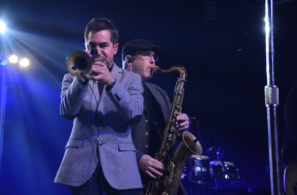 Photo Coverage: The Mavericks Play The Space at Westbury Image