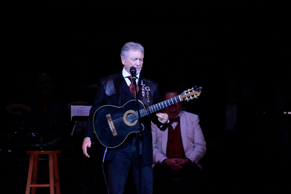 Photo Coverage: Andy Cooney Celebrates Christmas at Carnegie Hall Image