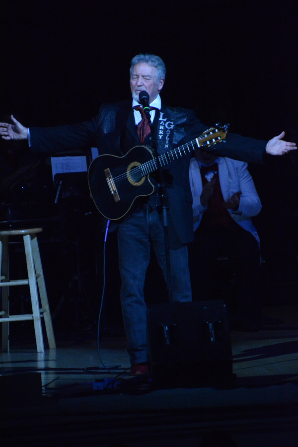 Photo Coverage: Andy Cooney Celebrates Christmas at Carnegie Hall Image