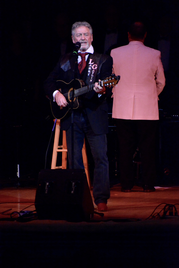 Photo Coverage: Andy Cooney Celebrates Christmas at Carnegie Hall Image