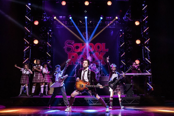 Photo Flash: Check Out Brand New Production Photos from SCHOOL OF ROCK - Now Starring Justin Collette and Analisa Leaming 
