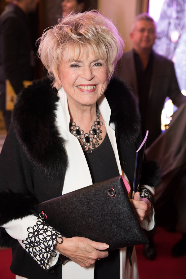 Photo Flash: Inside Opening Night of DICK WHITTINGTON at the London Palladium Image