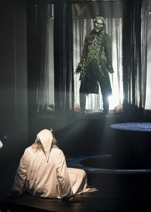 Photo Flash: Brad Leland Leads A CHRISTMAS CAROL at Dallas Theater Center Image