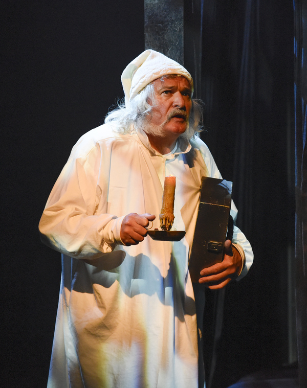 Photo Flash: Brad Leland Leads A CHRISTMAS CAROL at Dallas Theater Center Image
