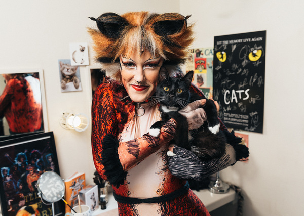Photo Flash: Mamie Parris and the Cast of CATS Pose with Adorable, Adoptable Felines Image