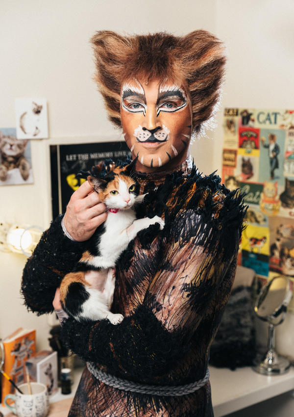 Photo Flash: Mamie Parris and the Cast of CATS Pose with Adorable, Adoptable Felines Image