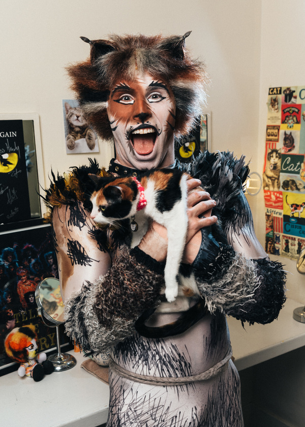 Photo Flash: Mamie Parris and the Cast of CATS Pose with Adorable, Adoptable Felines Image