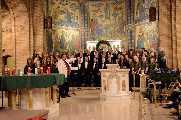 Photo Coverage: Anthony Kearns Performs at The 31st Annual St. Patrick Church Christmas Concert Image