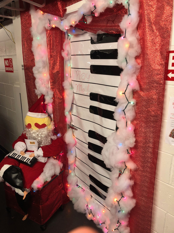 Photo Flash: BEAUTIFUL Holds a Holly Jolly Dressing Room Decorating Contest Image