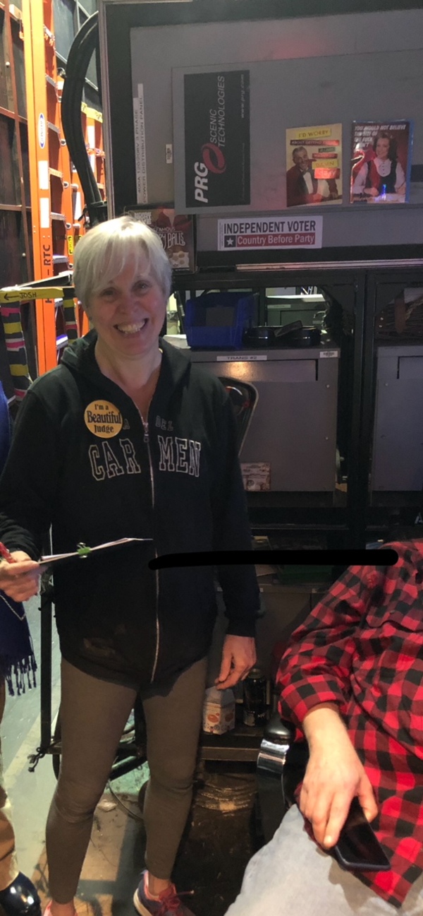 Photo Flash: BEAUTIFUL Holds a Holly Jolly Dressing Room Decorating Contest Image