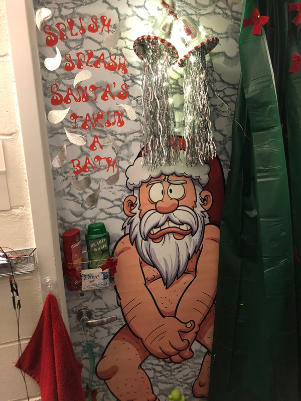 Photo Flash: BEAUTIFUL Holds a Holly Jolly Dressing Room Decorating Contest Image