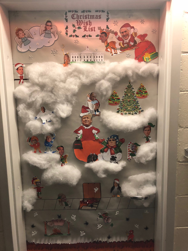 Photo Flash: BEAUTIFUL Holds a Holly Jolly Dressing Room Decorating Contest Image