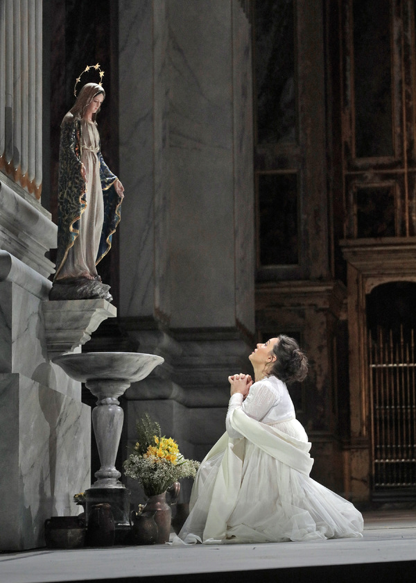 Photo Flash: TOSCA Lives for Her Art at the Met Image