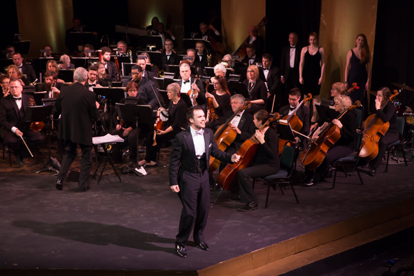 Photo Coverage: Inside Weathervane Playhouse's NEW YEAR'S EVE GALA Image