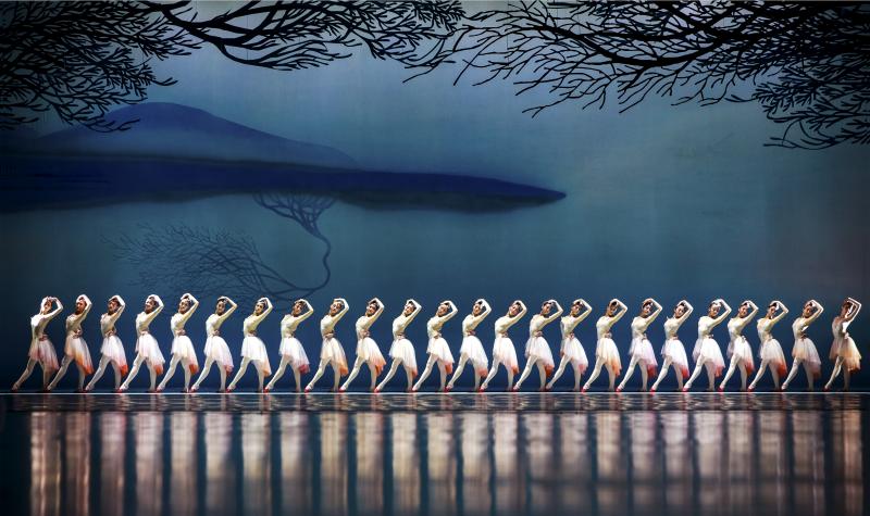 BWW Dance Review: Shanghai Dance Theatre Presents the American Premiere of SOARING WINGS at Lincoln Center Image