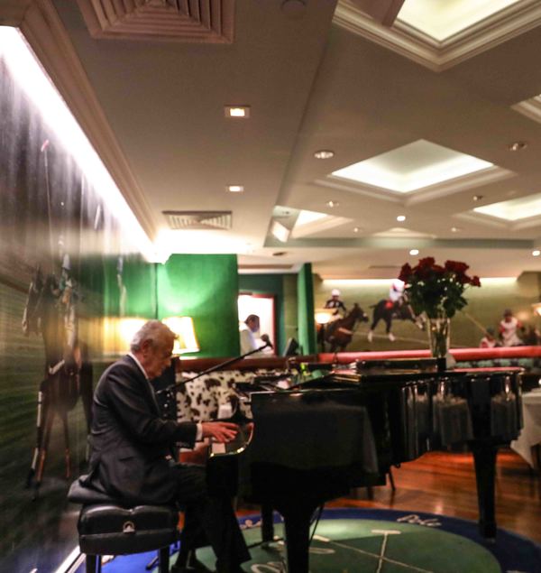 Photo Coverage: Robert Davi Makes His Royal Room Debut at The Colony Hotel Image