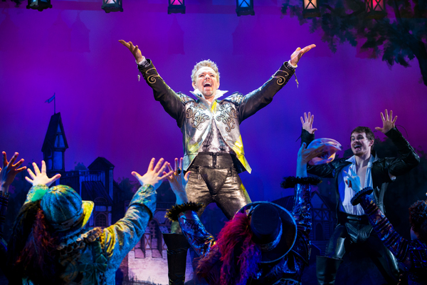 Interview: Adam Pascal Discusses Life, Work, and the National Tour of SOMETHING ROTTEN! Image