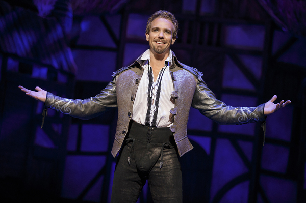Interview: Adam Pascal Discusses Life, Work, and the National Tour of SOMETHING ROTTEN! 