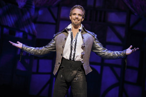Interview: Adam Pascal Discusses Life, Work, and the National Tour of SOMETHING ROTTEN! Image