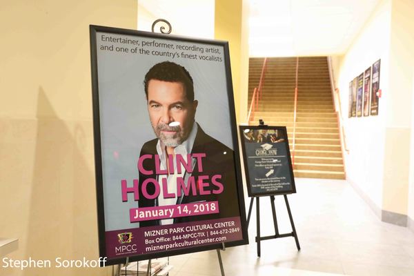 Photo Coverage: Clint Holmes Warms Up The RRazz Room On Route To The Grammy Awards Image