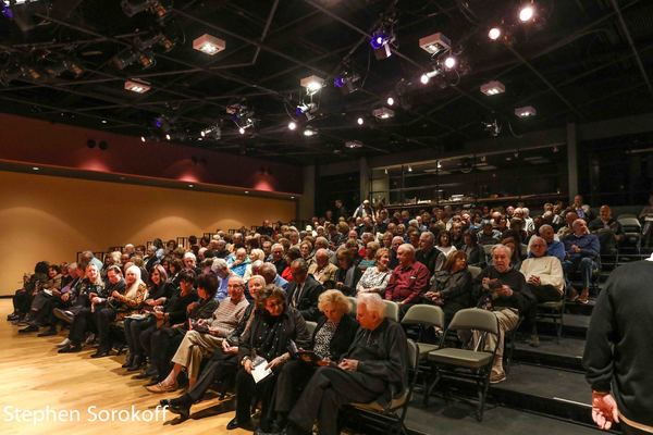 Photo Coverage: Clint Holmes Warms Up The RRazz Room On Route To The Grammy Awards Image