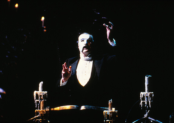 Exclusive: Catching up with the Original Phantom, Michael Crawford as THE PHANTOM OF THE OPERA Turns 30 on Broadway  Image