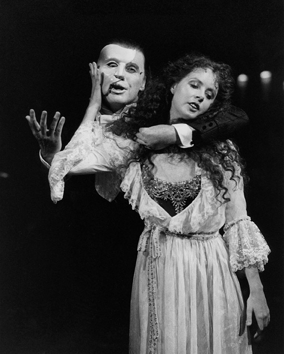 Exclusive: Catching up with the Original Phantom, Michael Crawford as THE PHANTOM OF THE OPERA Turns 30 on Broadway  Image