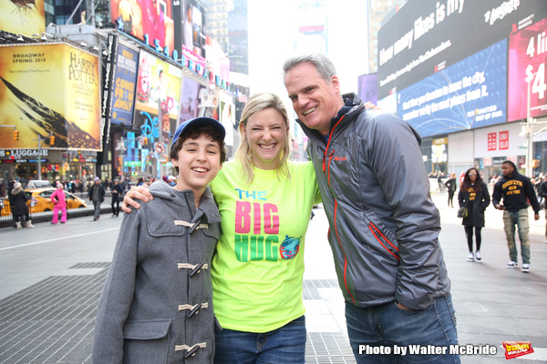 Photo Coverage: Broadway Unites in Times Square for Big Hug Day Image