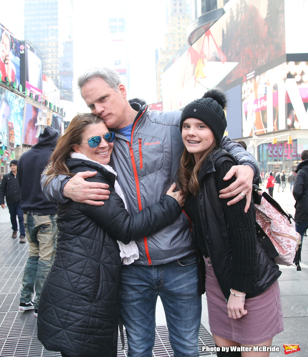 Photo Coverage: Broadway Unites in Times Square for Big Hug Day Image