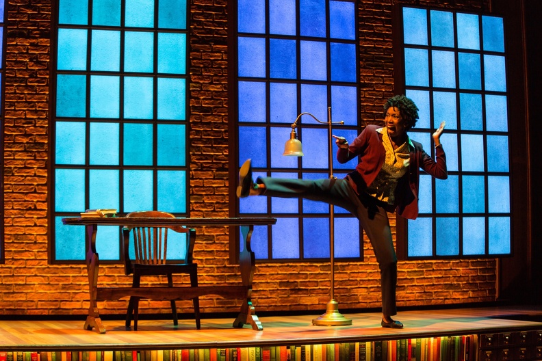 Review: FEEDING THE DRAGON at Hartford Stage Image