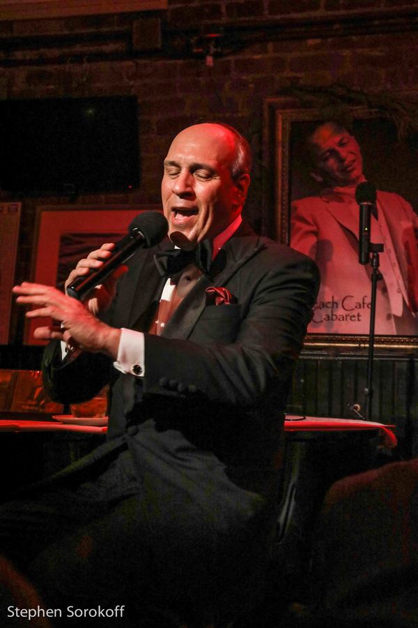 Photo Coverage: Steven Maglio 'Having A Good Time' at the Beach Cafe Image