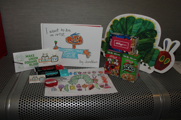 Photo Flash: THE VERY HUNGRY CATERPILLAR SHOW Celebrates 1000 Performances Worldwide Image