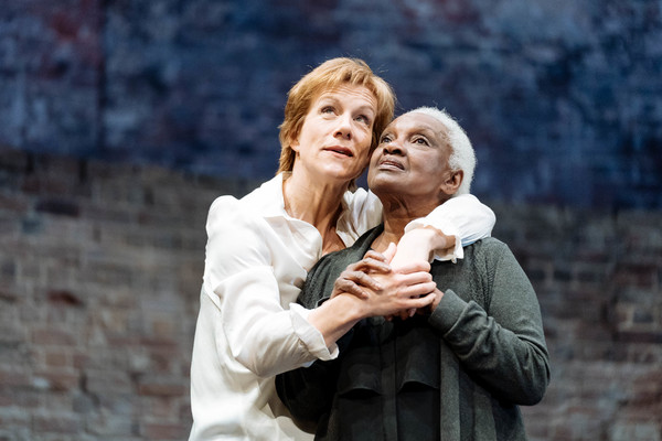 Photo Flash: Juliet Stevenson and Lia Williams Star in MARY STUART Image