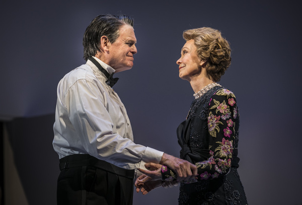 Photo Flash: A First Look at BLIND DATE at Goodman Theatre Image