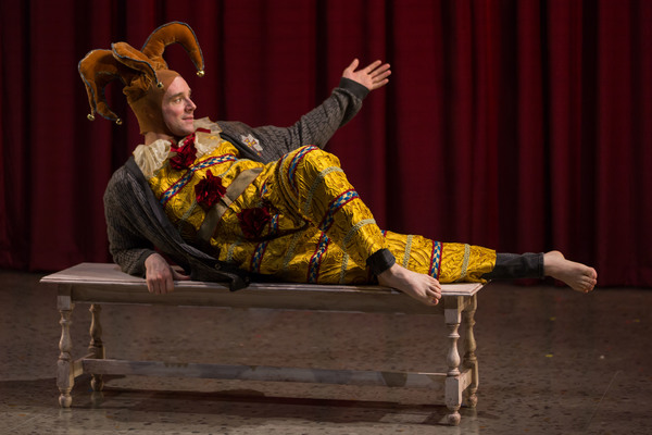 Photos: Get A First Look at Michael Urie in Shakespeare Theatre Company's HAMLET Image